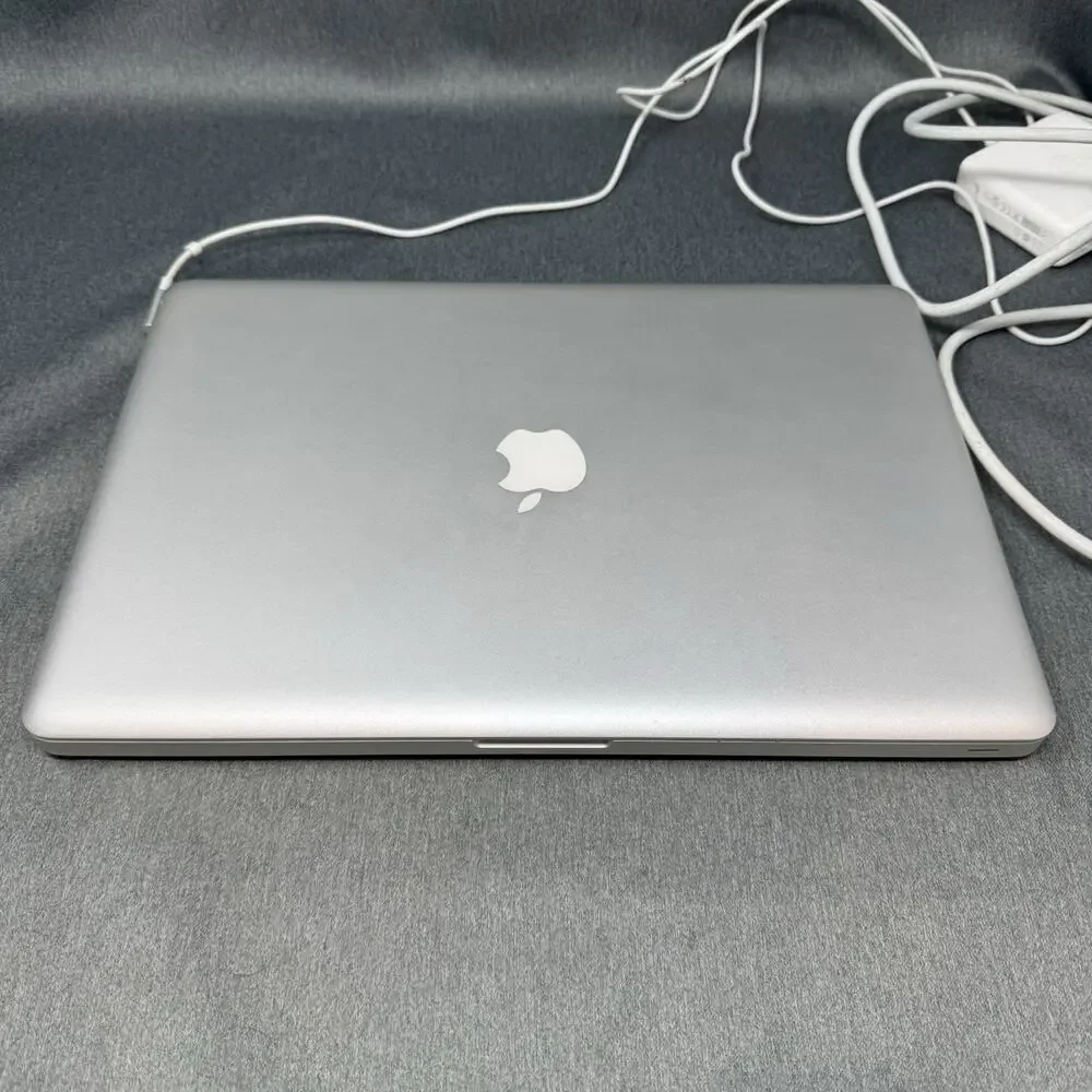 2010 Apple MacBook Pro A1286 15” Screen Charger For Parts Repair Bundle